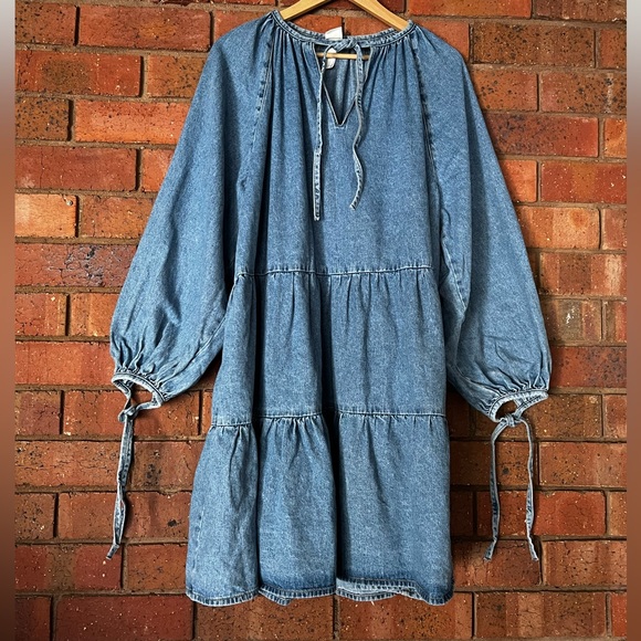 H&M Denim dress. Size XL fabulous used condition. Heavy cotton denim. - Picture 2 of 8